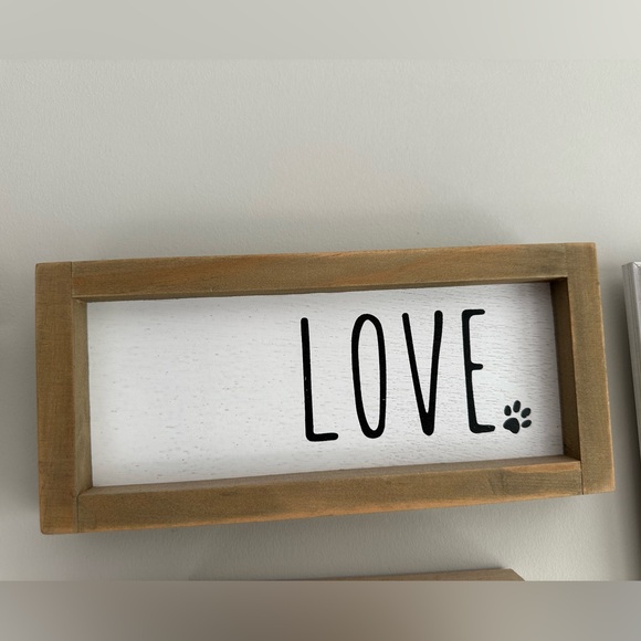 Wooden Love Sign ๐พ - Picture 1 of 1